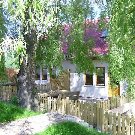Domki Nad Jeziorem Karlowice Kamer foto