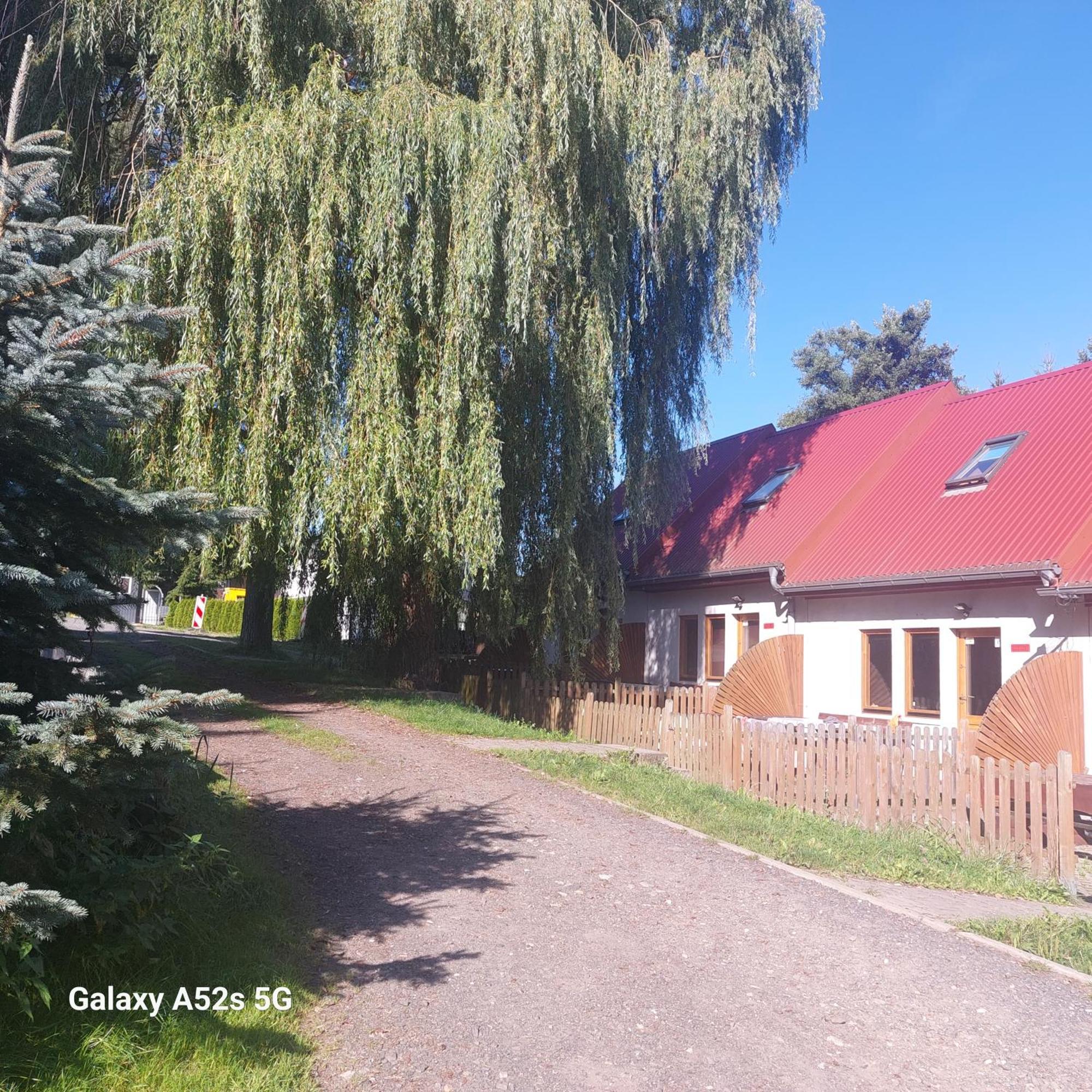 Domki Nad Jeziorem Karlowice Buitenkant foto