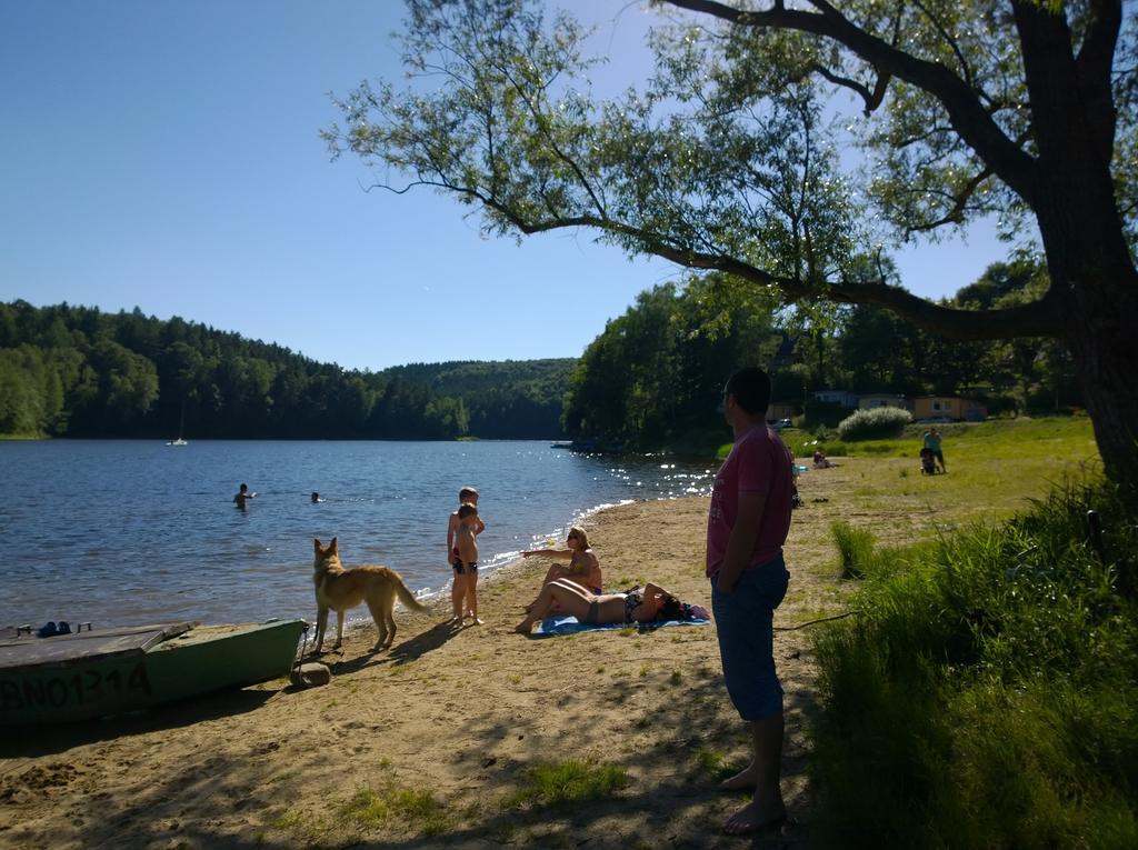 Domki Nad Jeziorem Karlowice Buitenkant foto