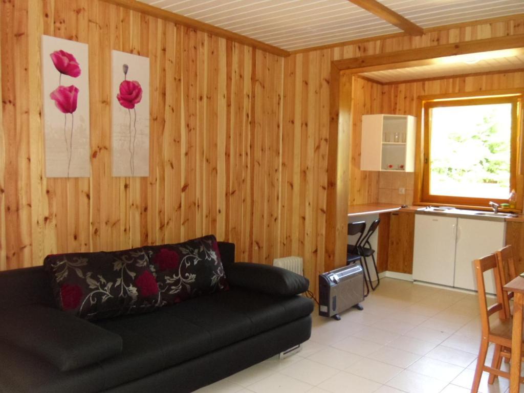 Domki Nad Jeziorem Karlowice Kamer foto
