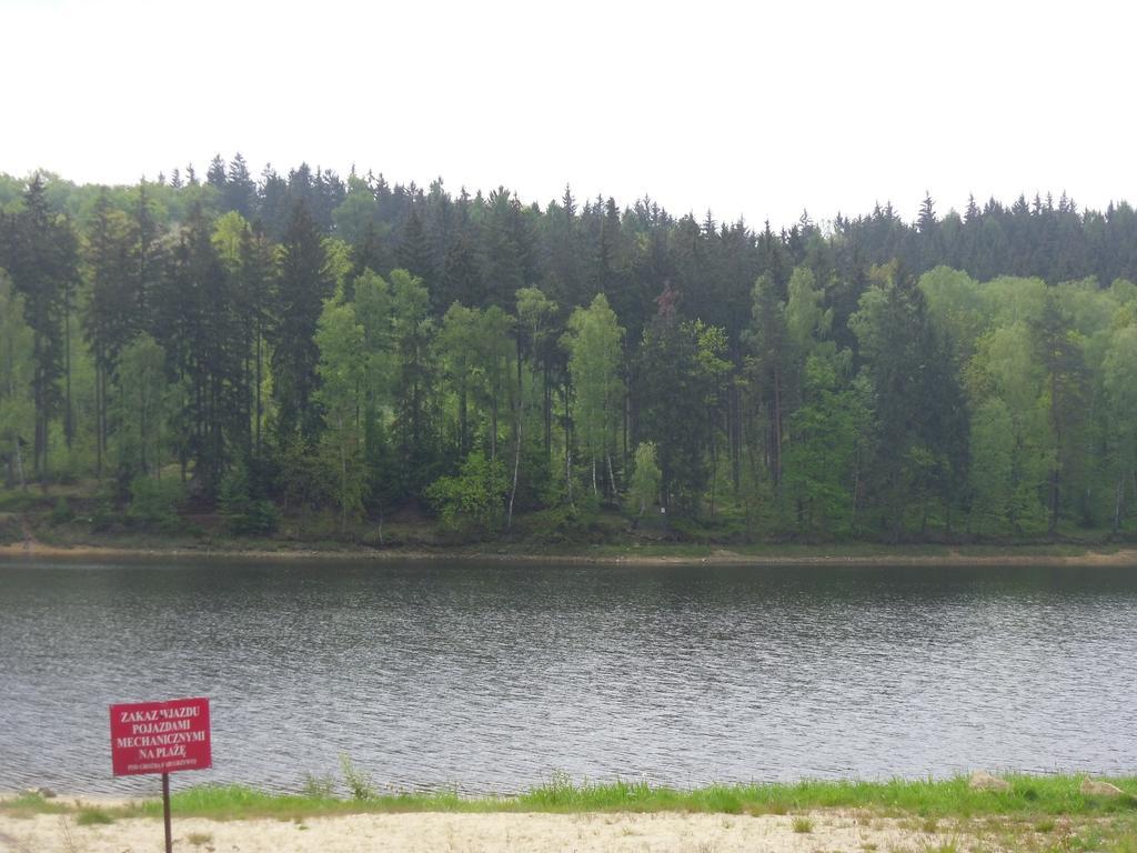 Domki Nad Jeziorem Karlowice Buitenkant foto